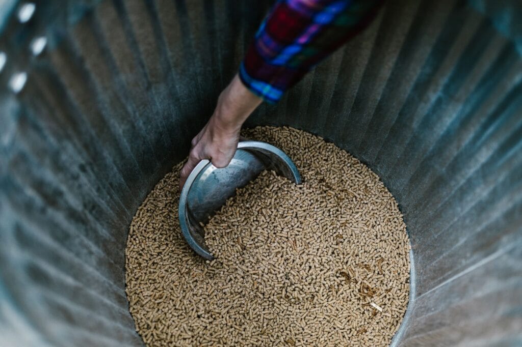 Czyszczenie palnika i wymiennika w piecu na pellet – krok po kroku